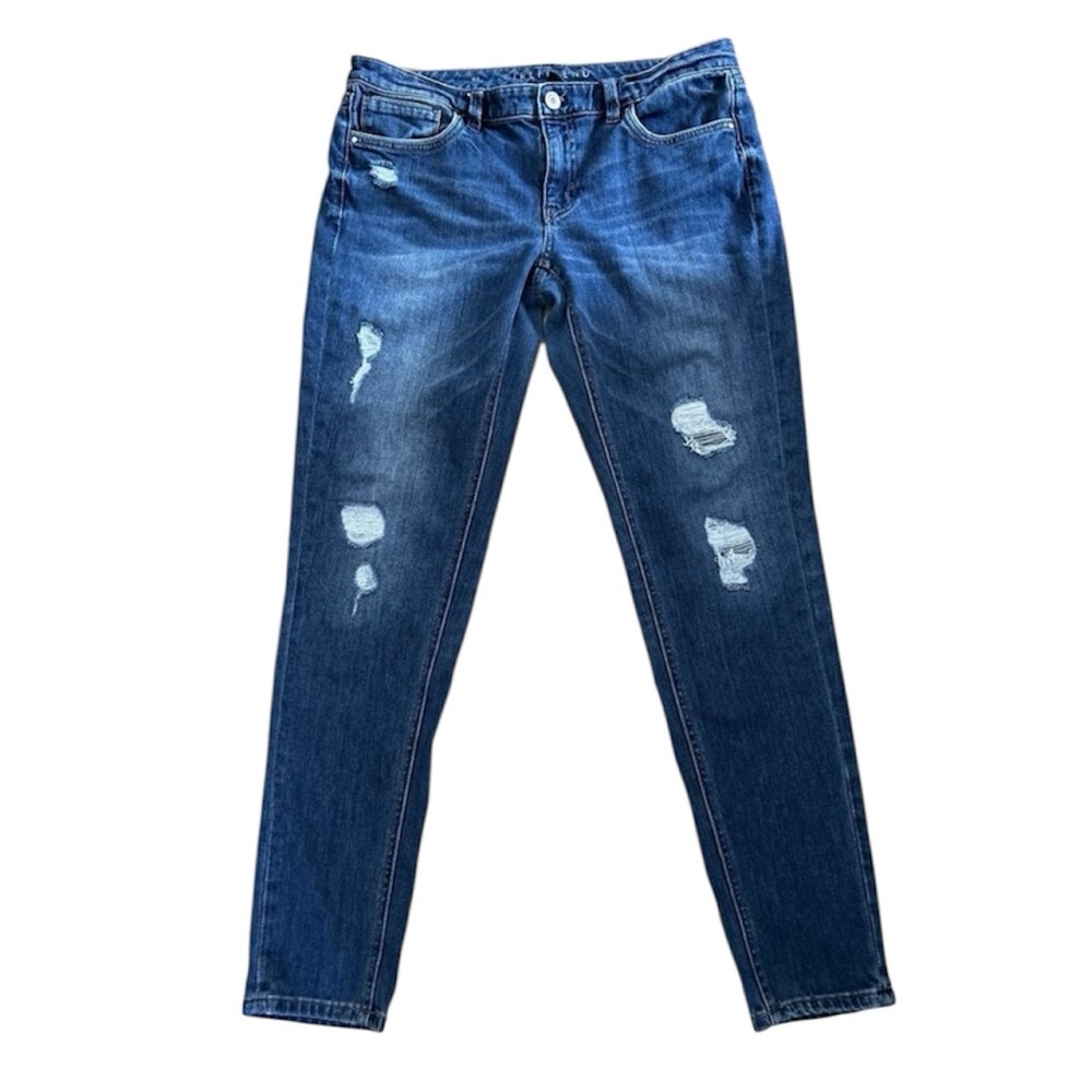 White House Black Market Girlfriend Distressed Jeans. Size 8L. - Picture 7 of 7